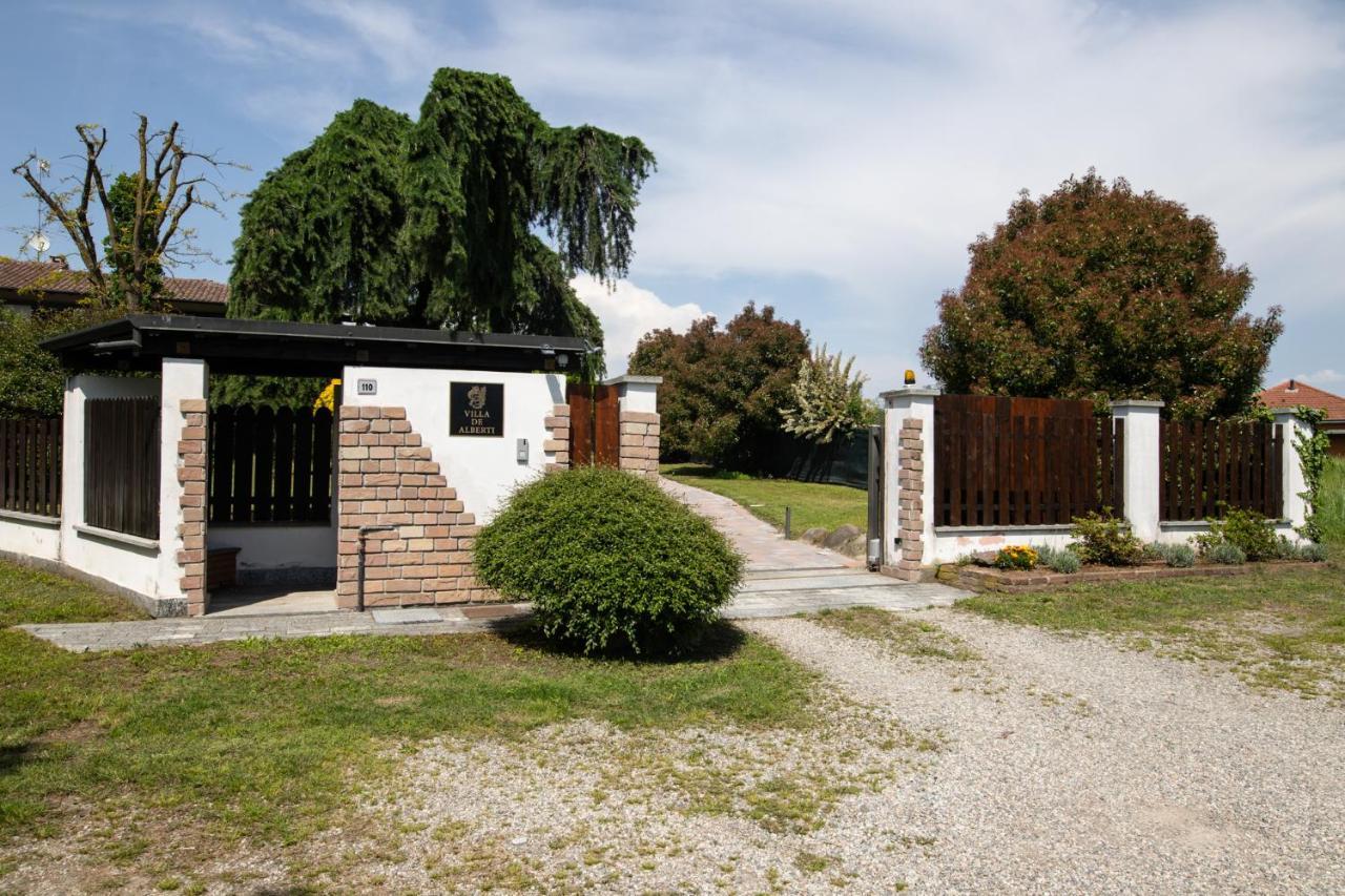 Villa De Alberti Vergiate Luaran gambar