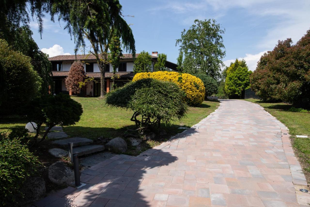 Villa De Alberti Vergiate Luaran gambar