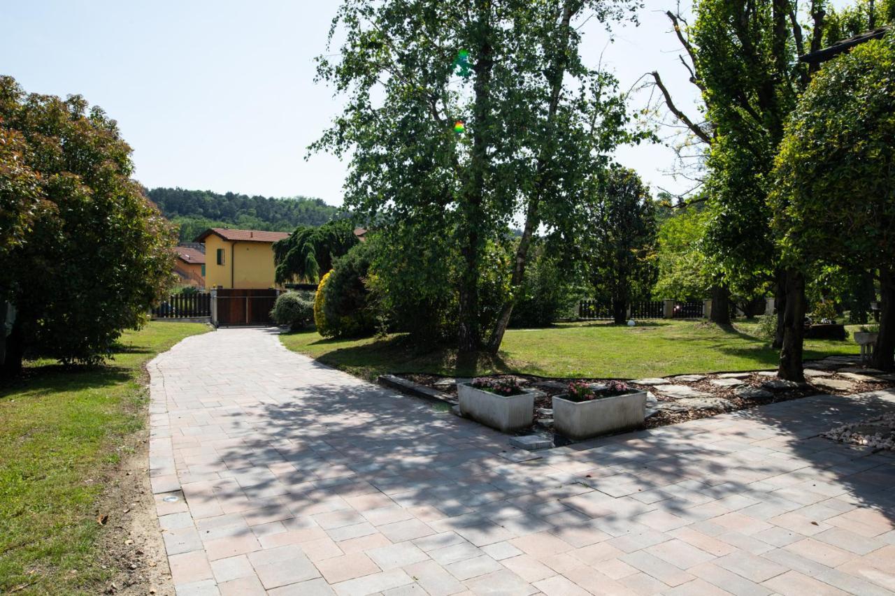 Villa De Alberti Vergiate Luaran gambar